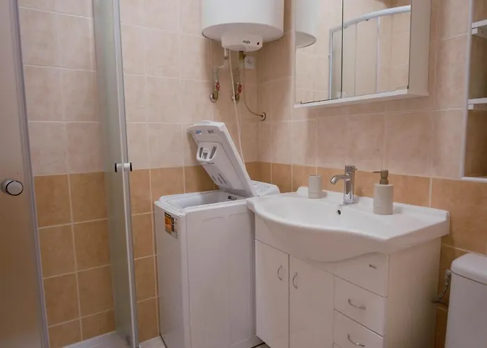 Vibrant & Cozy - A Colorful Base Братислава