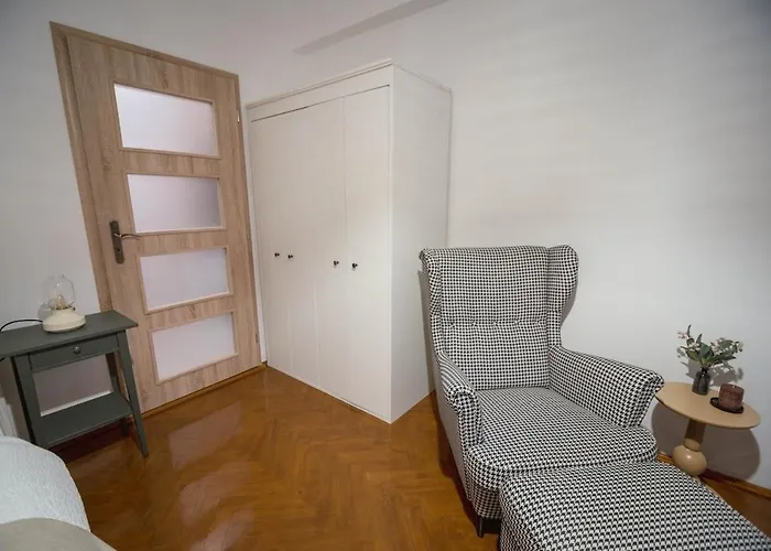 Vibrant & Cozy - A Colorful Base *