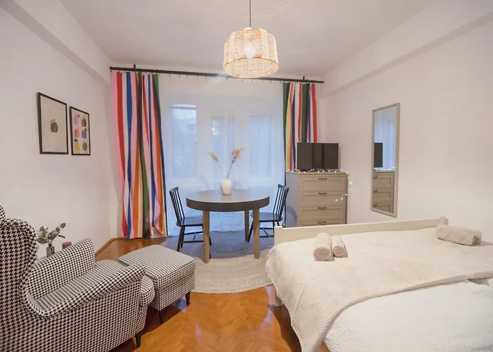 Vibrant & Cozy - A Colorful Base *